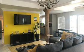 Cheerful 4 Bedroom Home With Pool And Bbq Area With 5Th Bedroom Option